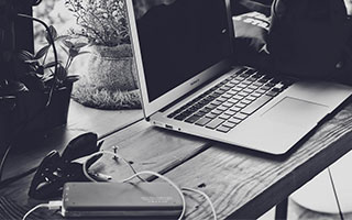 德甲俱乐部苦求樊振东留下，开价吓退国内资本，打的不是球，是商业算盘，盘活一座城的乒乓经济