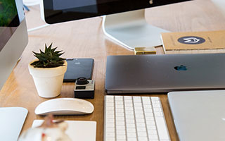 曼城5500万坐穿板凳！19岁小将打脸天价引援，真相太扎心